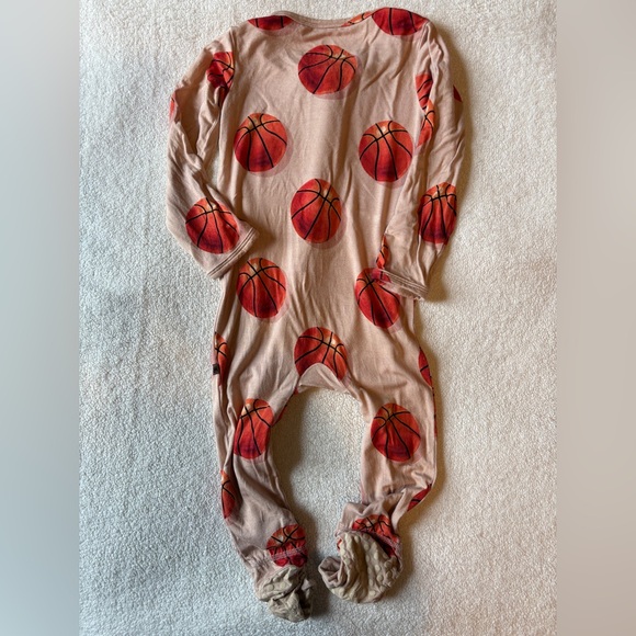 Bums & Roses Basketball Print One Piece Toddler Pajamas Bamboo Viscose. 18-24 Mo - Picture 6 of 7